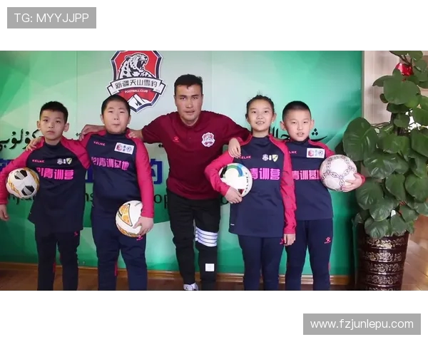 新疆青少年球员走进国安训练基地深入体验职业足球魅力文化之旅 新疆青少年球员走进国安训练基地深入体验职业足球魅力文化之旅