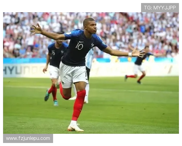 姆巴佩进球庆祝动作背后故事:为11岁患病男孩献上特殊致敬 姆巴佩进球庆祝动作背后故事:为11岁患病男孩献上特殊致敬